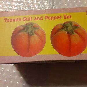 Tomato Salt And Pepper Shakers